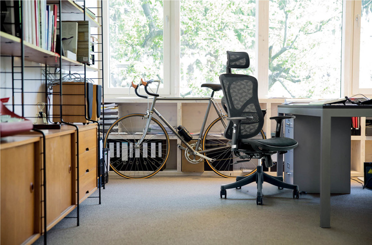 人體工學(xué)椅