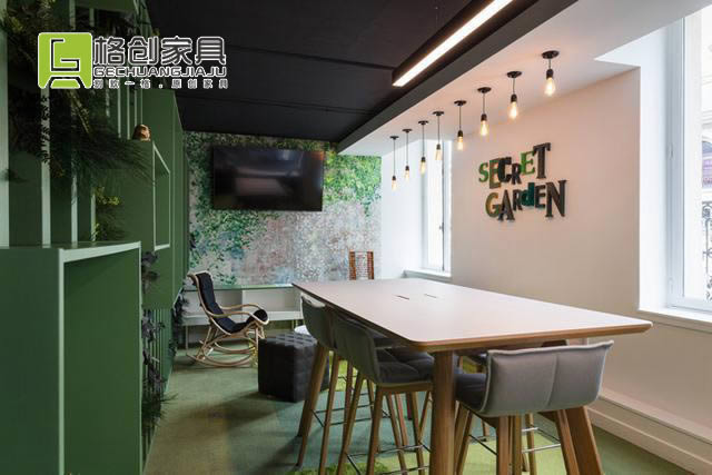 現(xiàn)代辦公家具